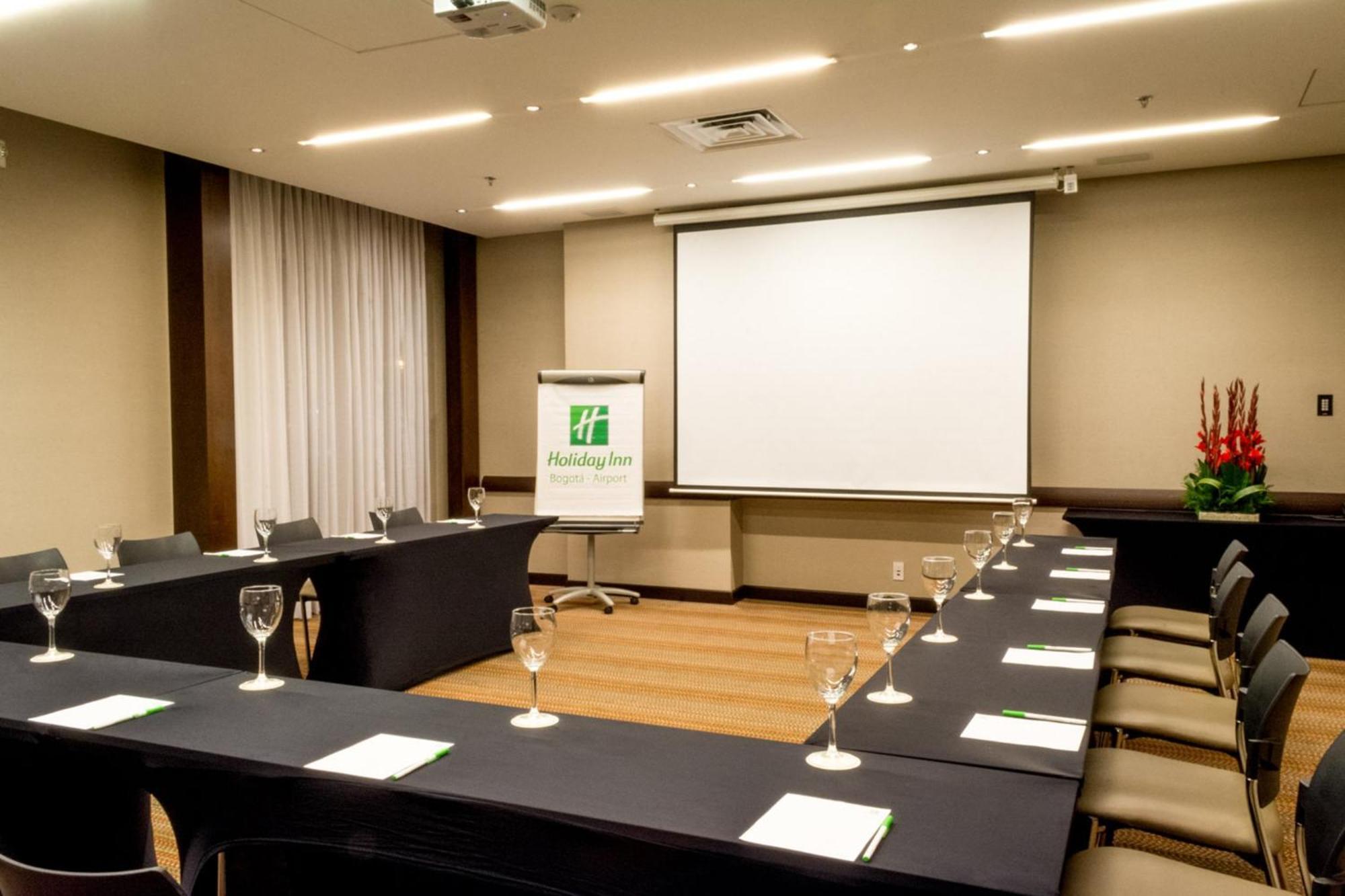 Holiday Inn Bogota Airport, An Ihg Hotel Экстерьер фото