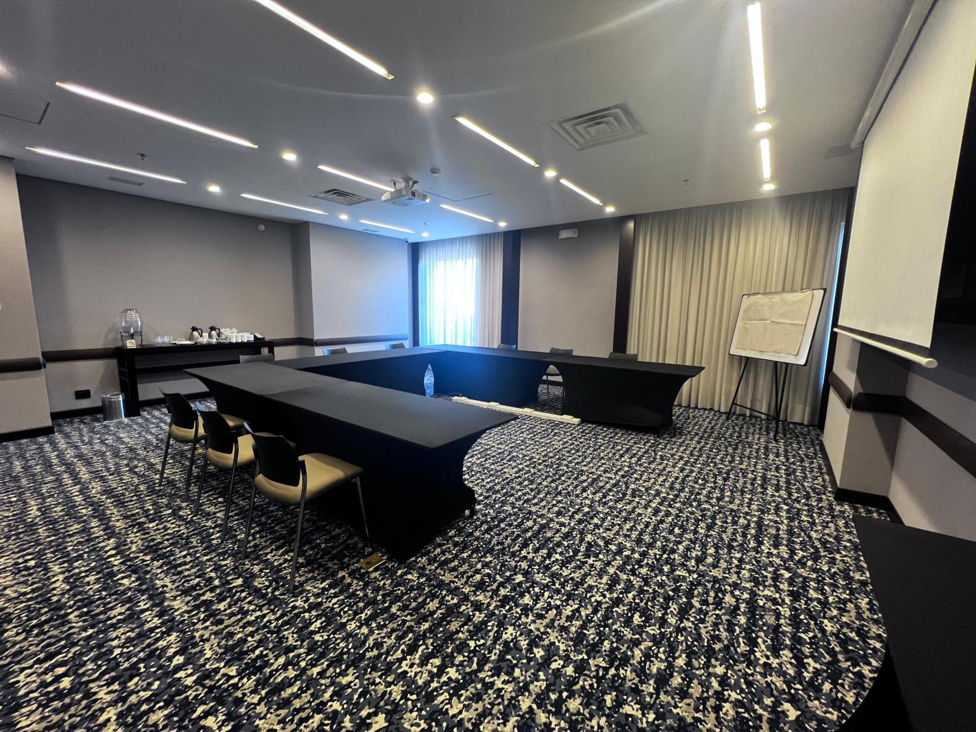 Holiday Inn Bogota Airport, An Ihg Hotel Экстерьер фото