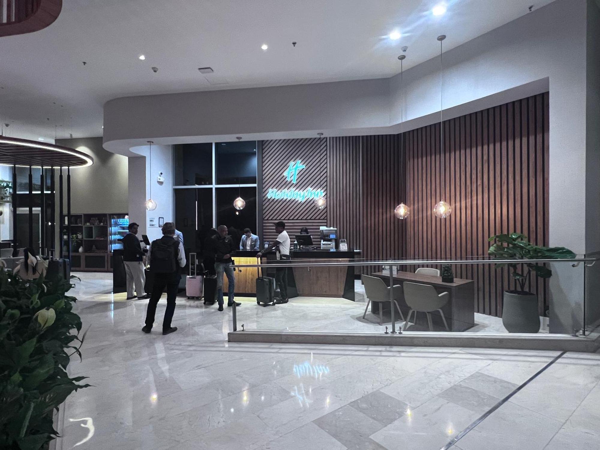 Holiday Inn Bogota Airport, An Ihg Hotel Экстерьер фото