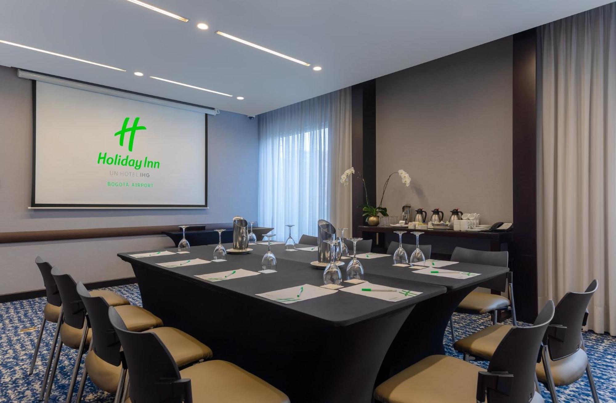 Holiday Inn Bogota Airport, An Ihg Hotel Экстерьер фото