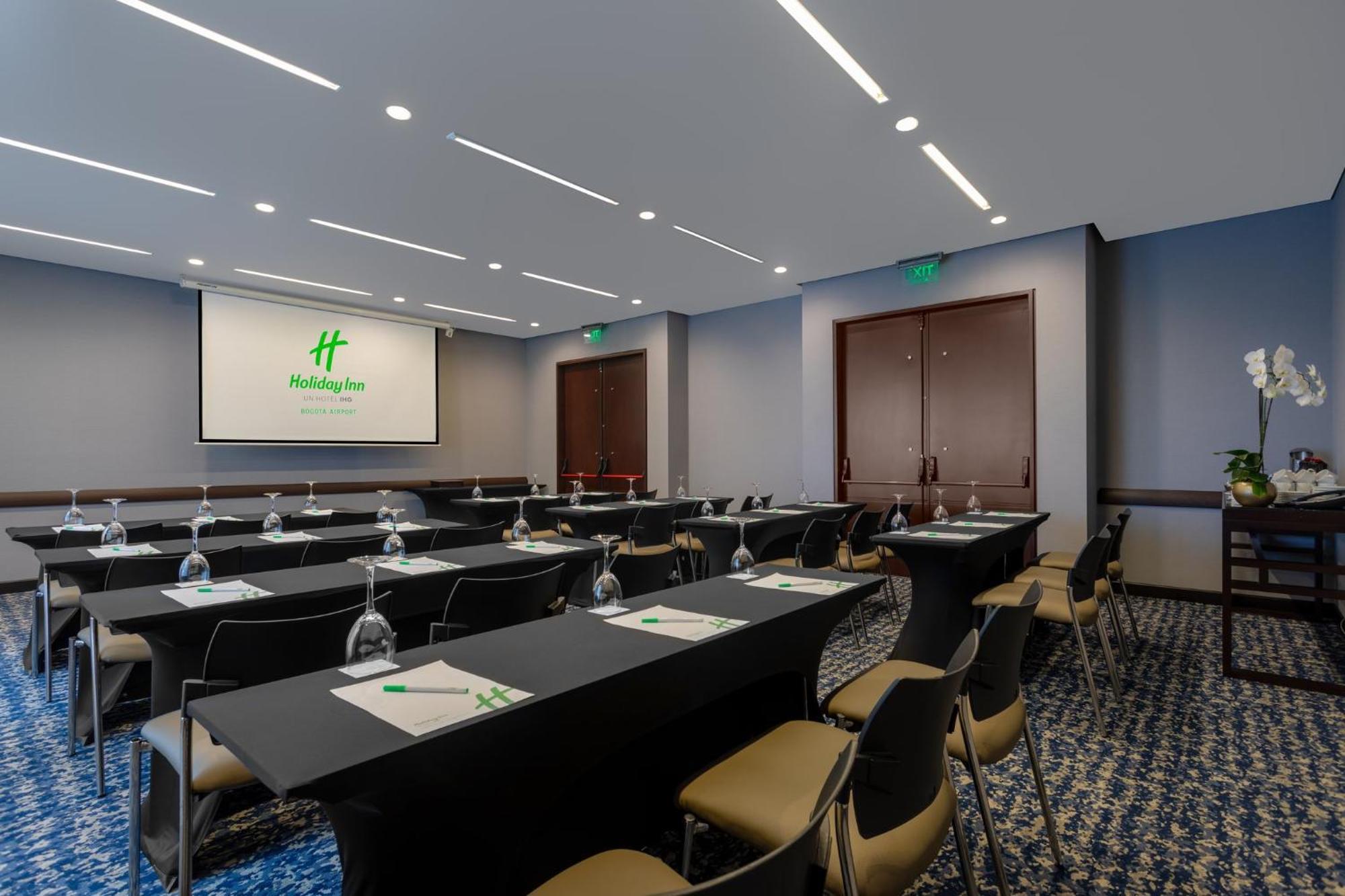 Holiday Inn Bogota Airport, An Ihg Hotel Экстерьер фото