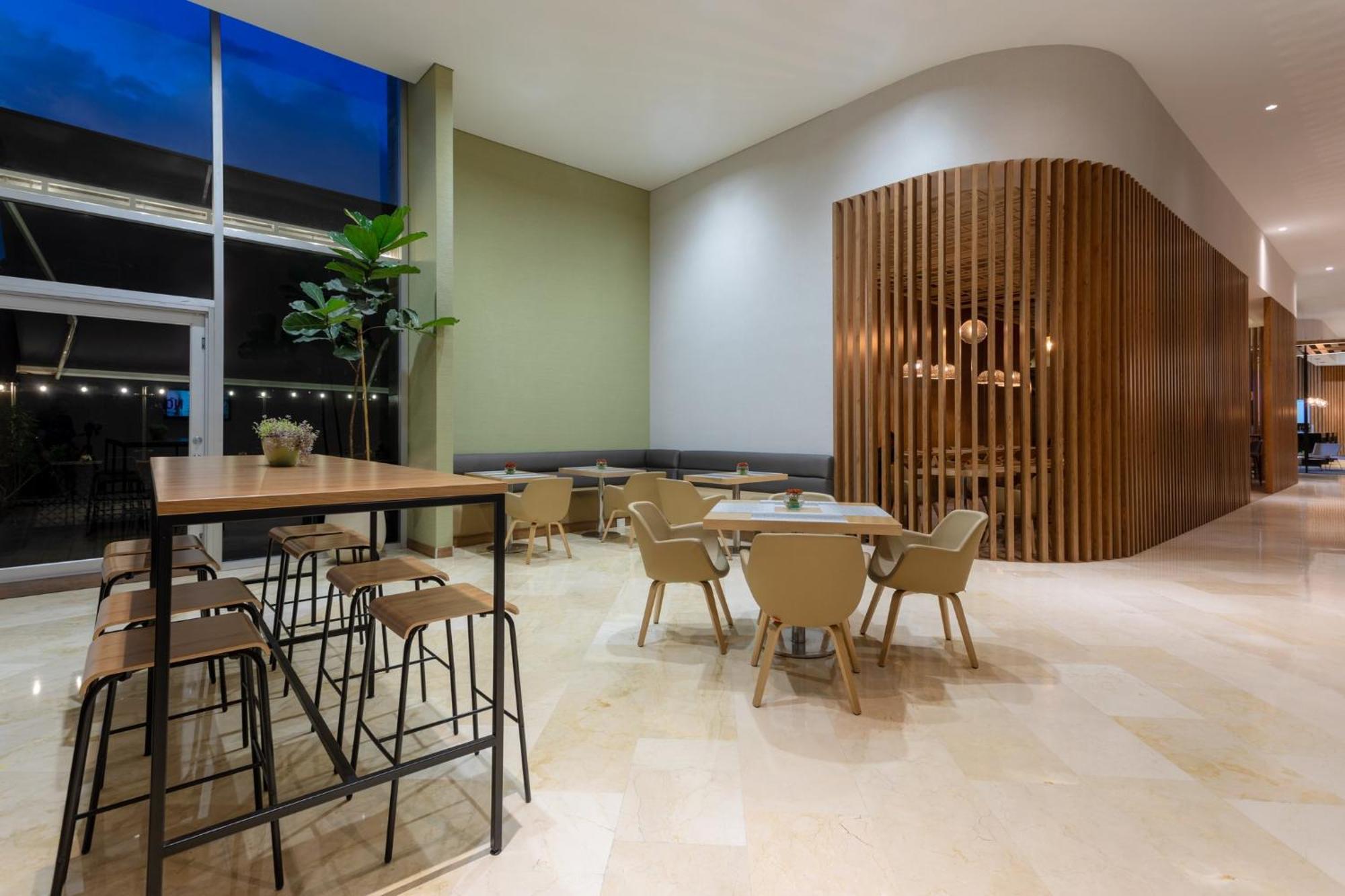 Holiday Inn Bogota Airport, An Ihg Hotel Экстерьер фото