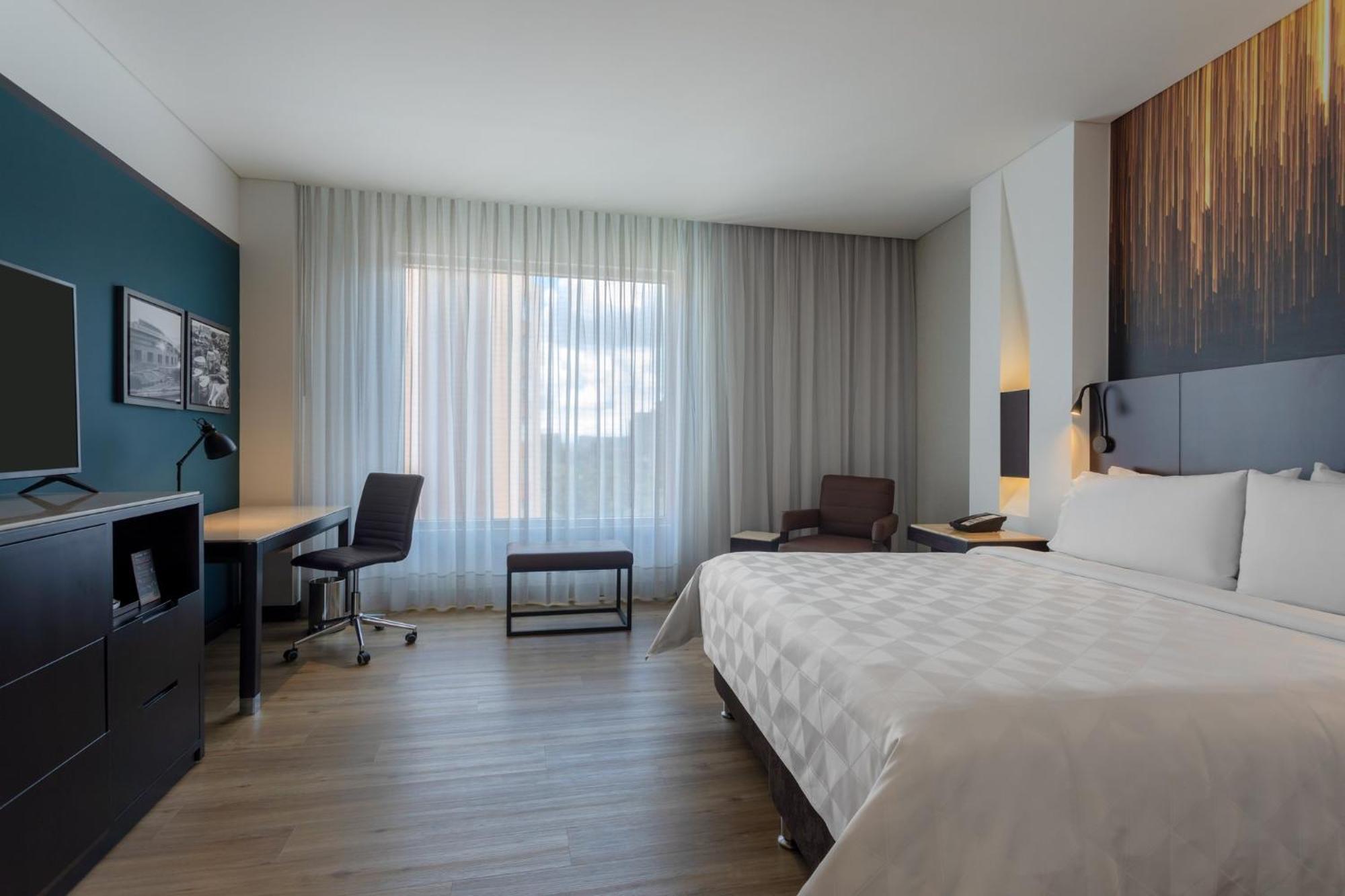 Holiday Inn Bogota Airport, An Ihg Hotel Экстерьер фото